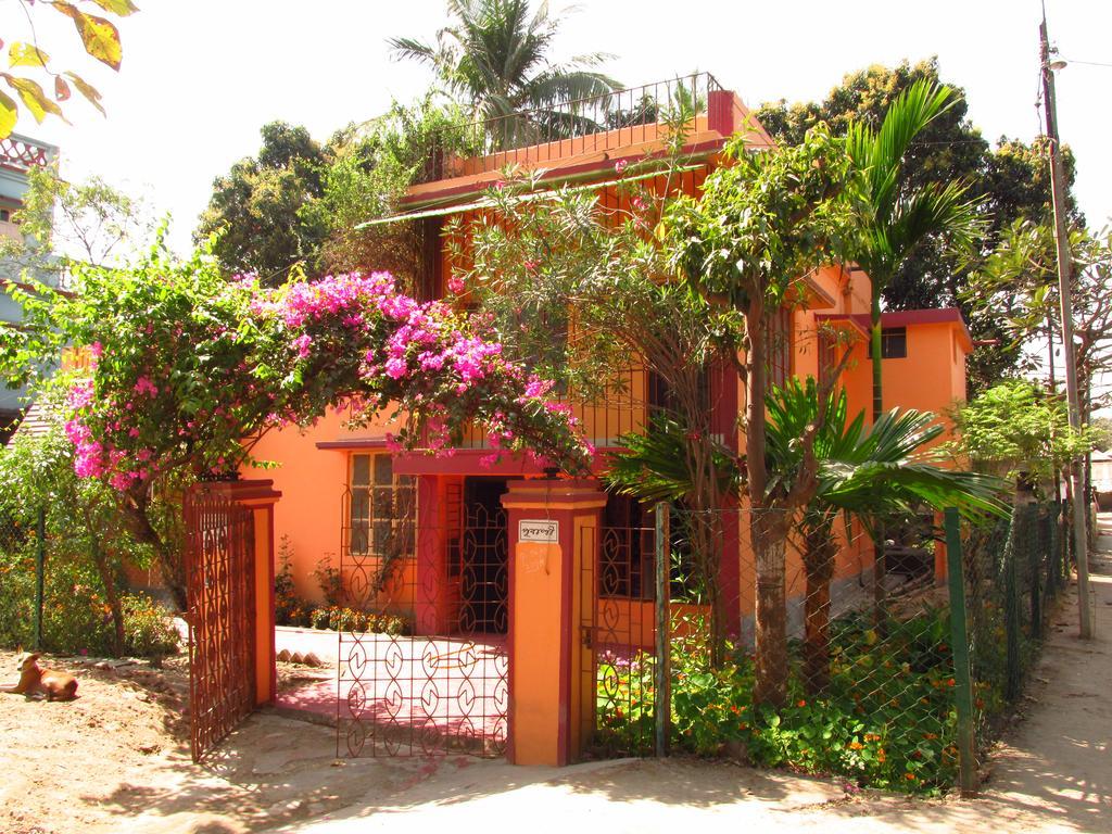 Pubali Homestay ボルプル エクステリア 写真